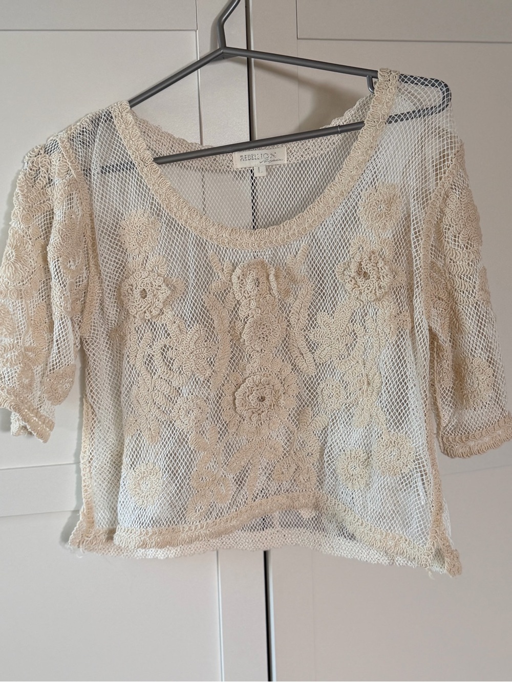 Rebellion Beige Crochet Floral Crop Top
